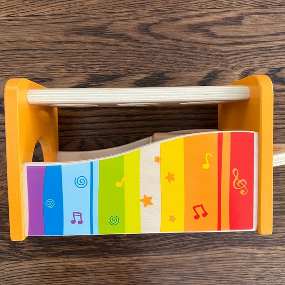 Hape Wooden Pound & Tap Bench with Slide Out Xylophone - Picture 6 of 14